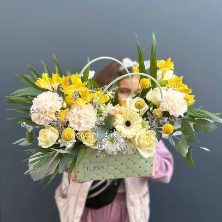 Сумочка с розами "Эпиа" в Орске