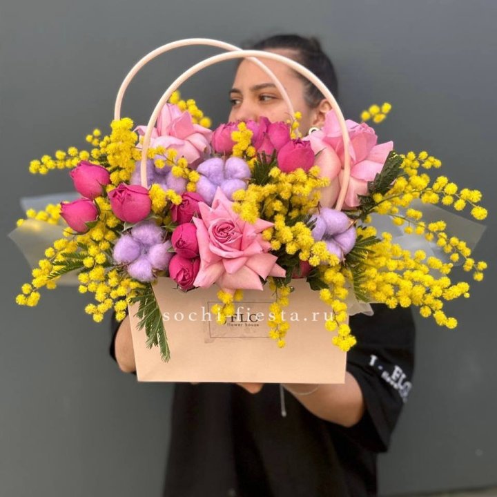 Сумочка мимозы и роз "Примавера" в Орске