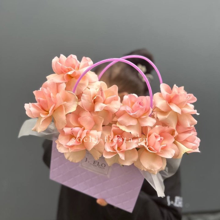 Сумочка с розами "Кети" в Орске