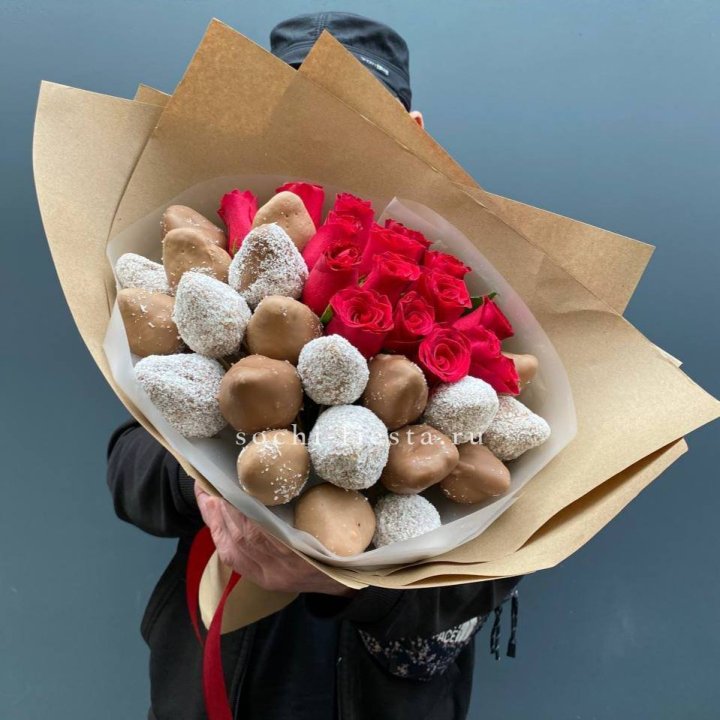 Розы и клубника в шоколаде Мерси в Орске