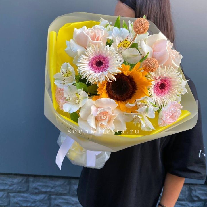Букет с подсолнухом "Елоу" в Орске