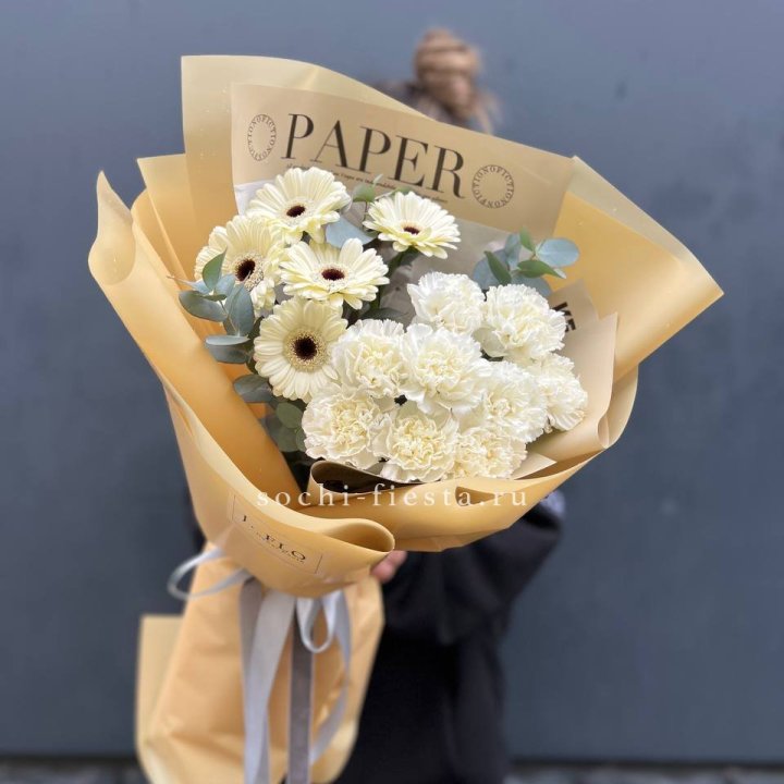  Букет с диантусами и герберами в Орске