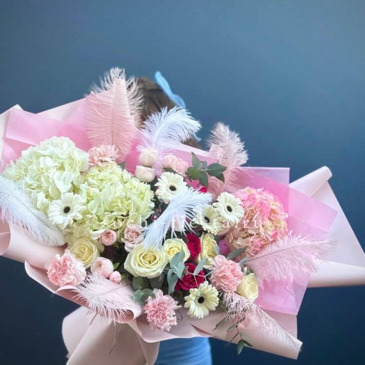 Дизайнерский букет "Валенсия-3" в Орске