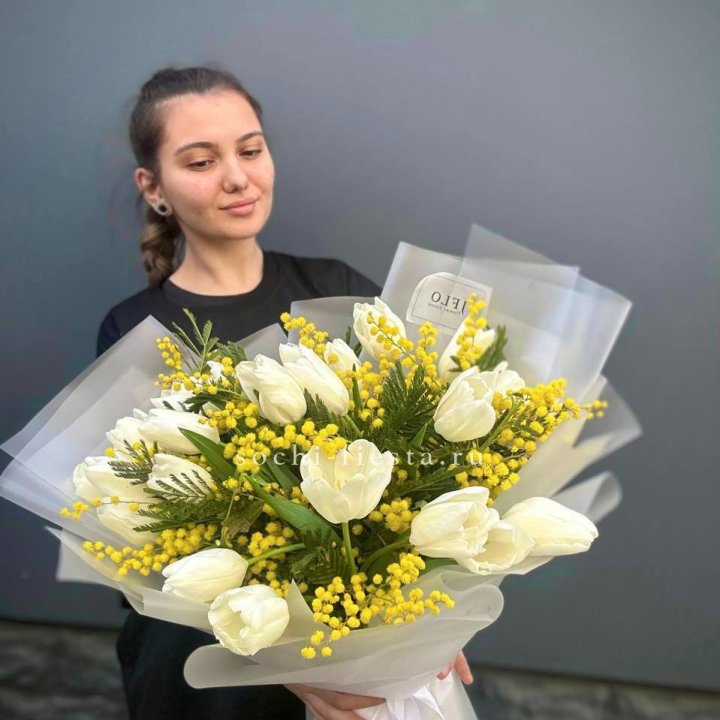 Букет тюльпанов и мимозы в Орске