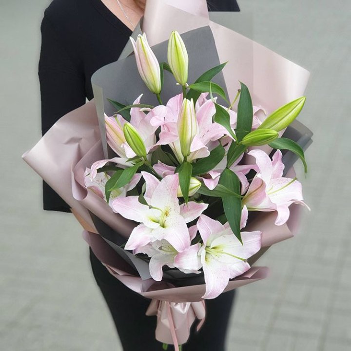 Букет розовых лилий в Орске