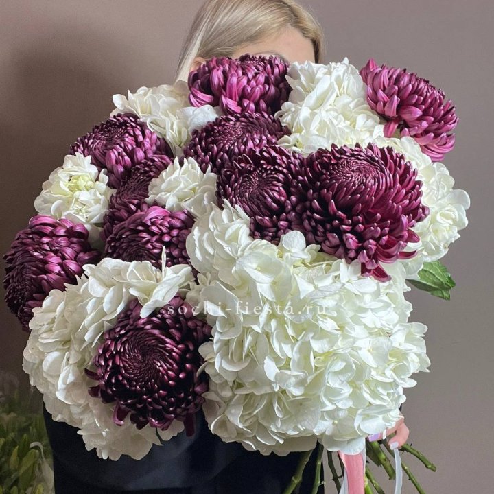 Охапка Бигуди и гортензий в Орске