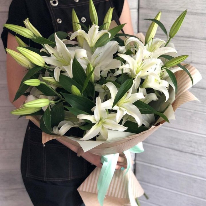 Букет белых лилий в Орске