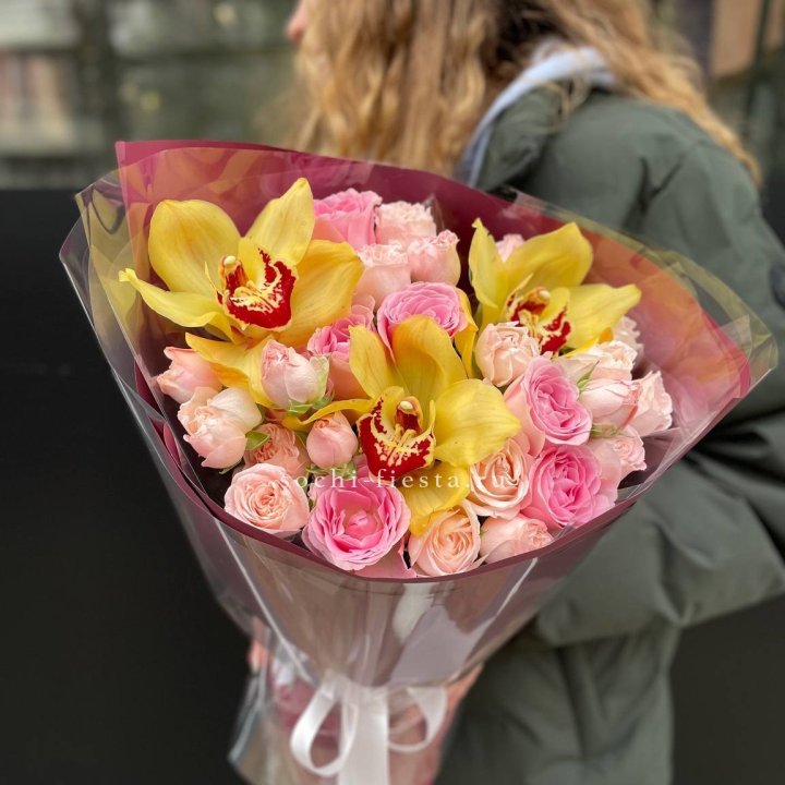  Букет орхидей и роз Есенья в Орске