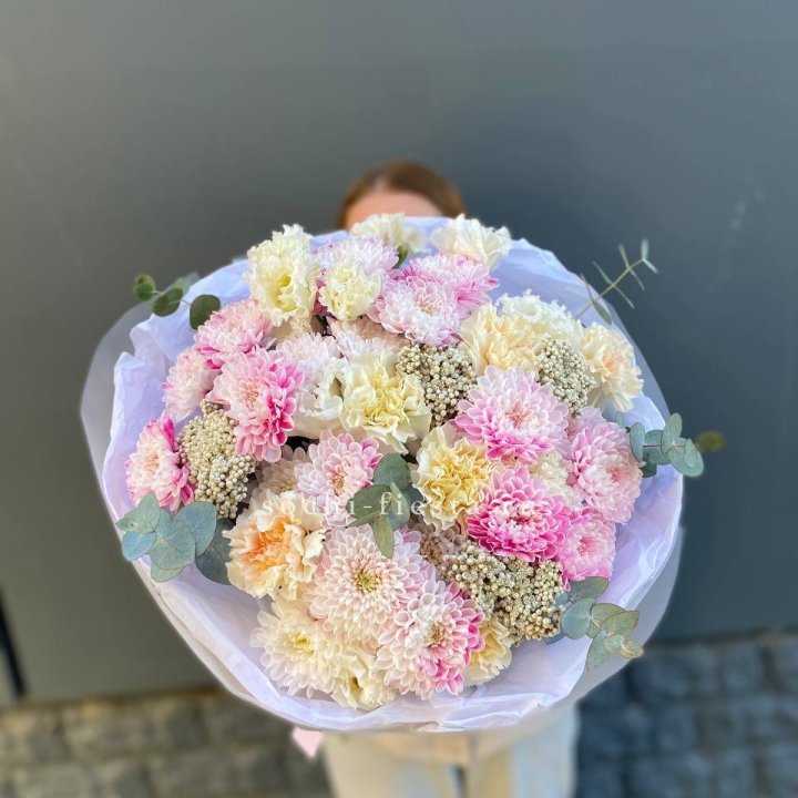 Букет из стойких цветов  в Орске