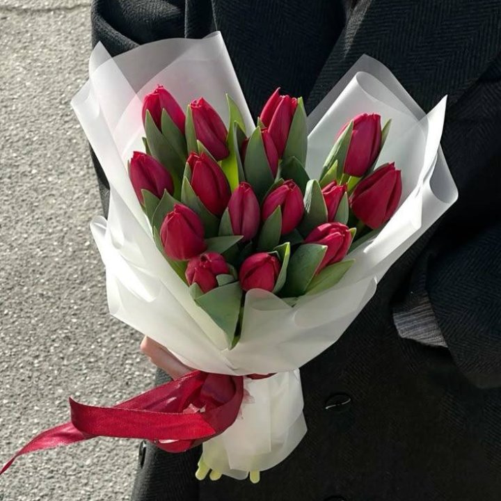 15 красных тюльпанов в Орске