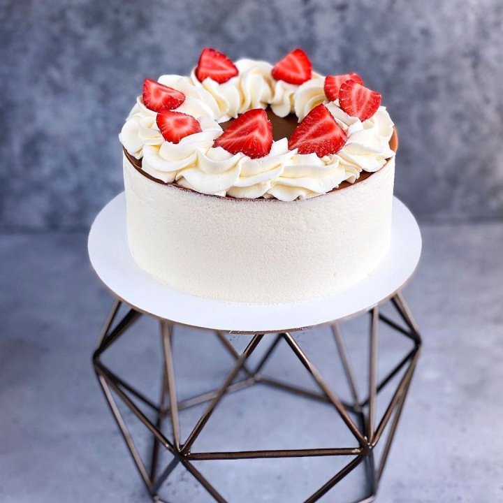 Торт "Клубника со сливками" в Орске