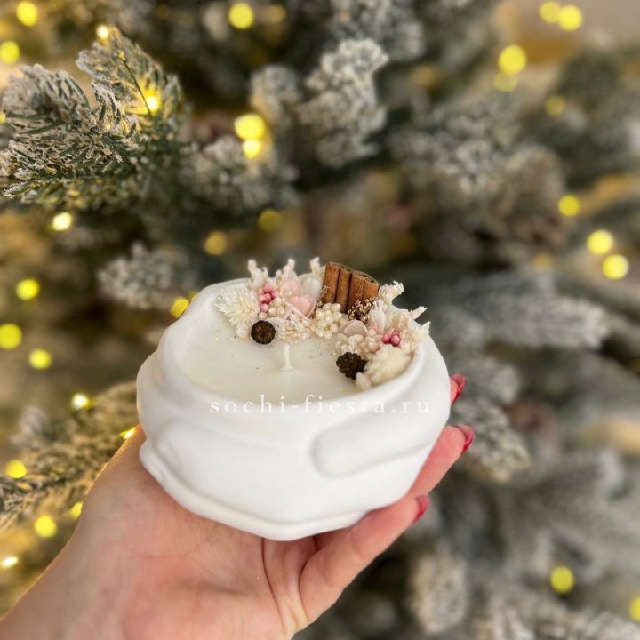 Свеча ароматическая в гипсе Руки с корицей в Орске