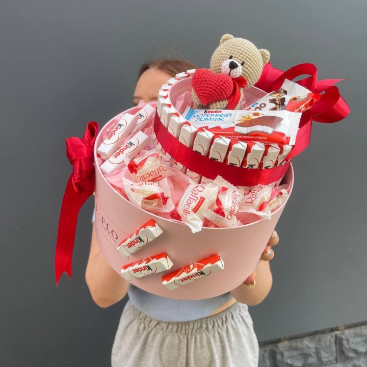 Бокс киндерами и раффаэлло 2 в Орске