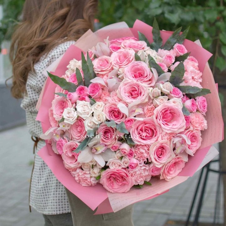 Дизайнерский букет "Барби" в Орске