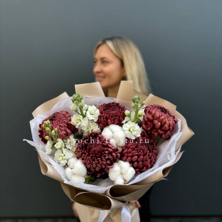 Хризантемы с маттиолой в Орске