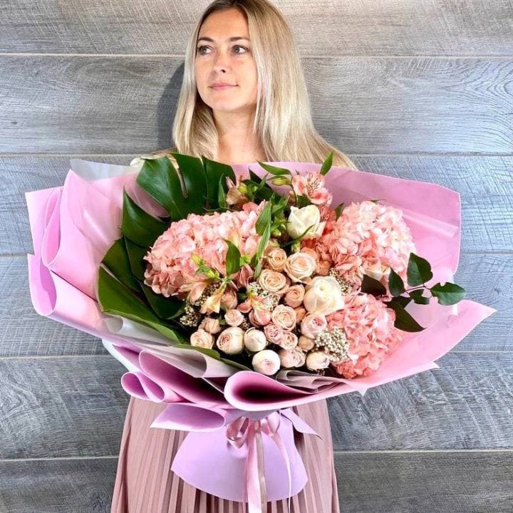 Дизайнерский букет "Валенсия-2" в Орске