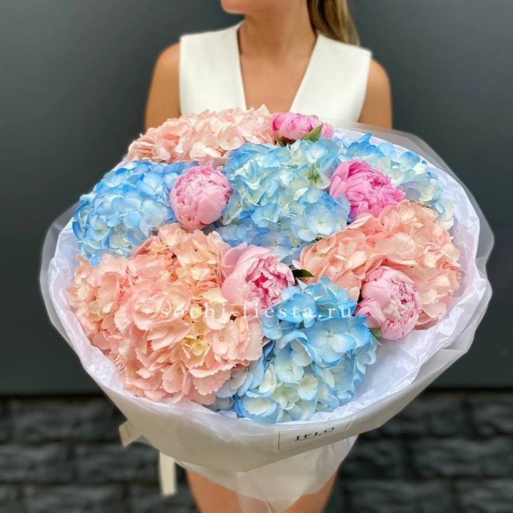 Дуобукет гортензии с пионами  в Орске