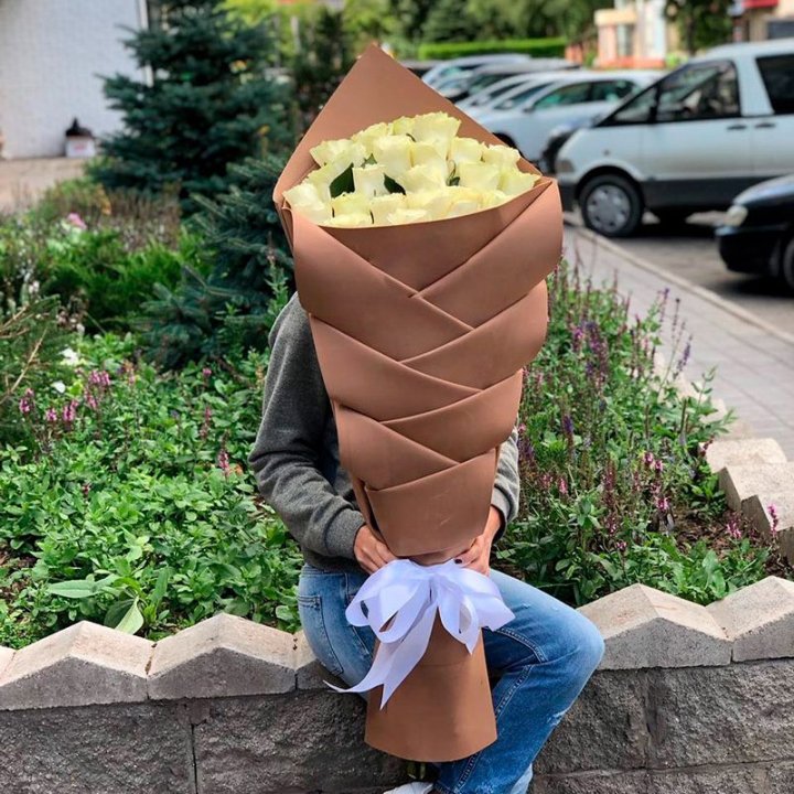 Голландские розы белые "Рыбка" в Орске