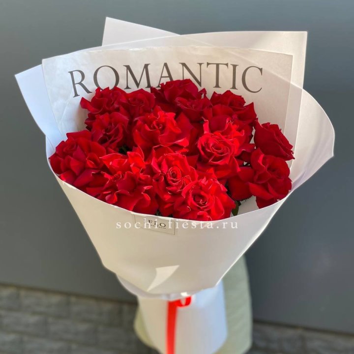 19 высоких роз в оформлении в Орске