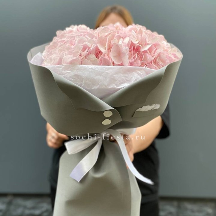  Букет  пиджачок из 5 гортензий в Орске