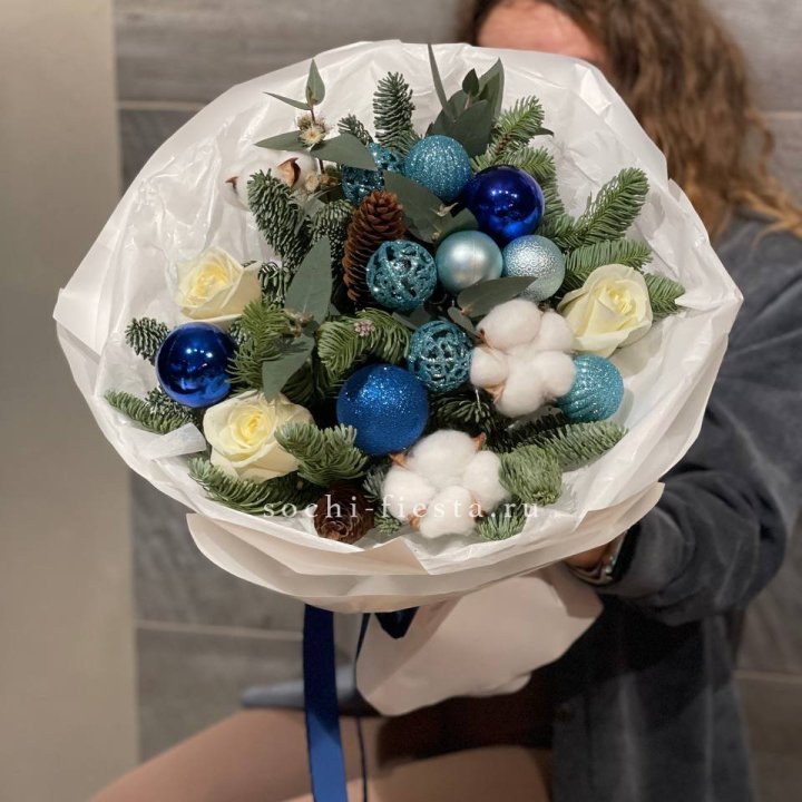 Новогодний букет "Синий иней" в Орске