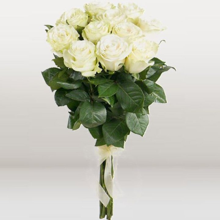 11 белых голландских роз в Орске