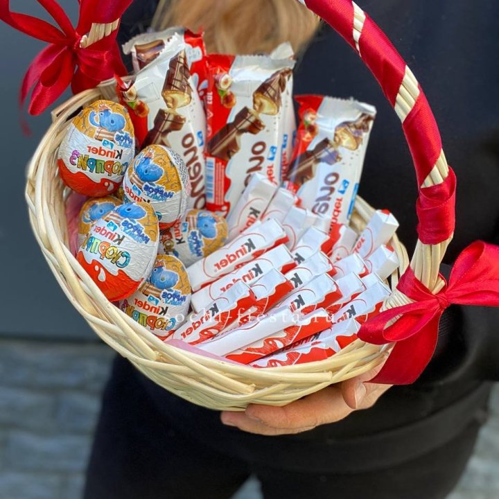 Корзина с киндерами  в Орске