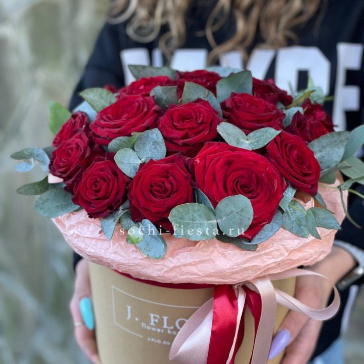 21 Красная роза в боксе №1 в Орске