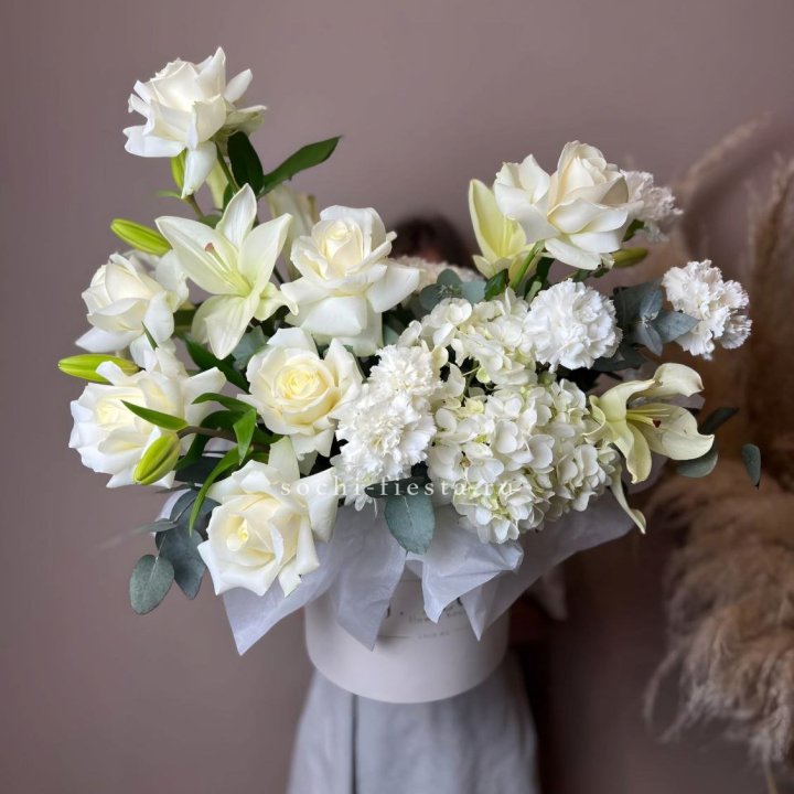 Цветочный бокс "Вайт дримс" в Орске