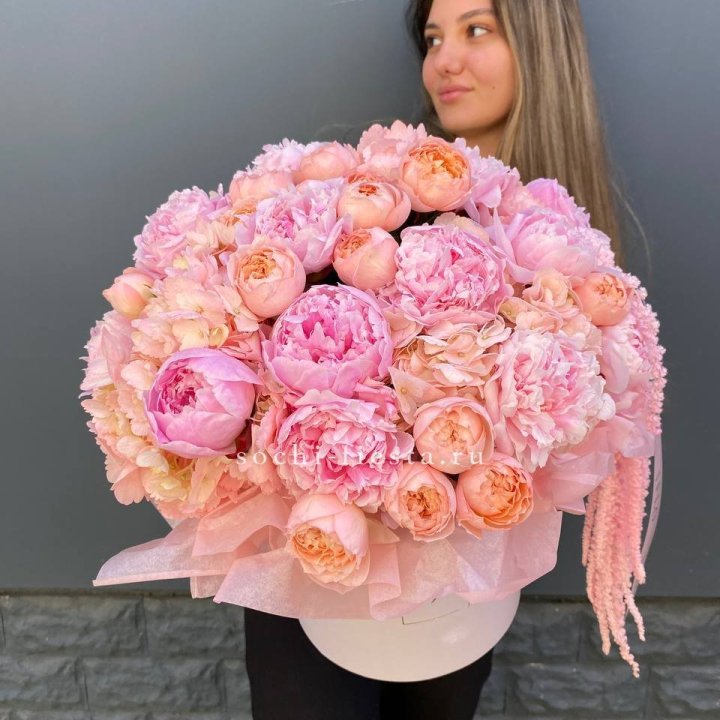 Коробка с пионами "Дабл фловер" в Орске