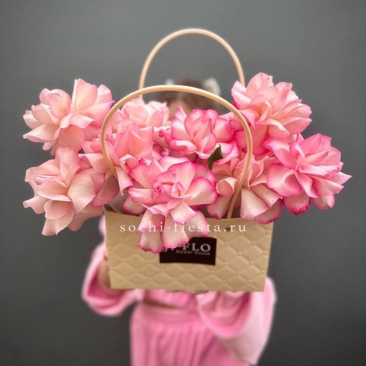 Сумочка розовых роз Венди в Орске