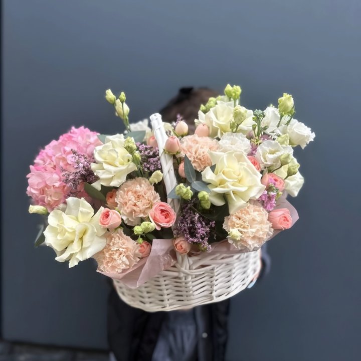 Цветочная корзина "Софтнес" в Орске