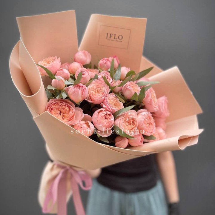 Букет из 9 кустовых роз Джульетта в Орске