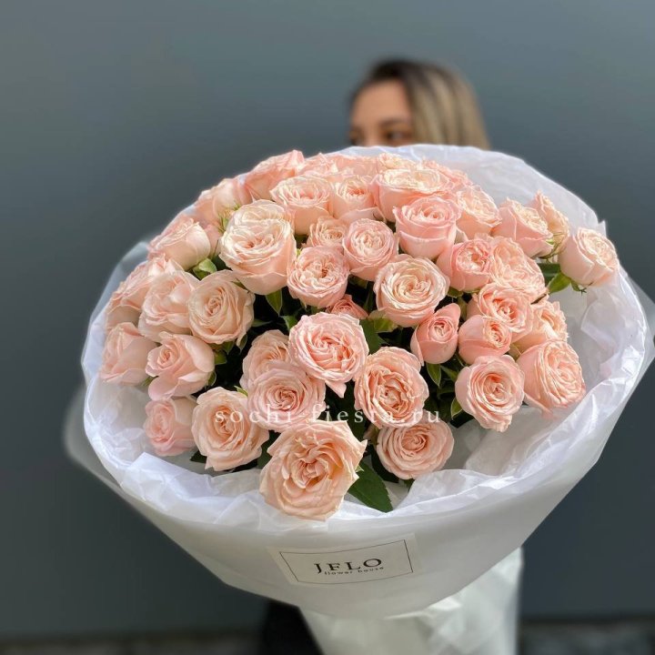 Букет кустовых роз Бомбастик в Орске