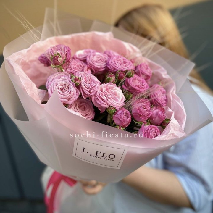 Пионовидные розы Мадам Бомбастик Pink в Орске