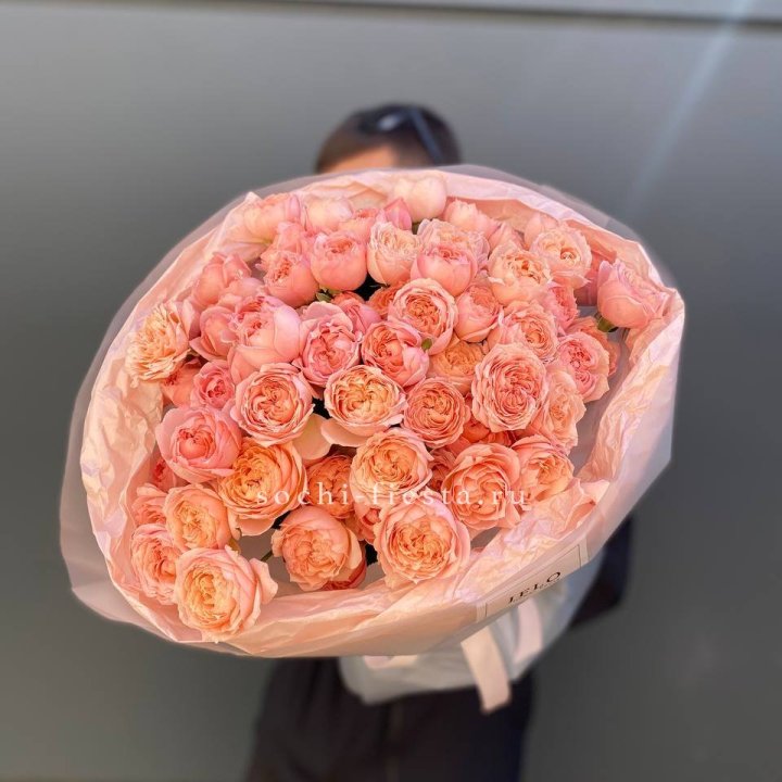 Букет из 21 пионовидной розы Джульетта в Орске