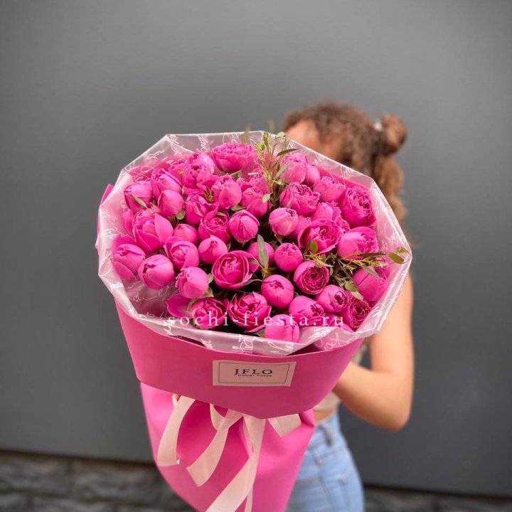 Кустовые розы букет Мисти Баблс в Орске