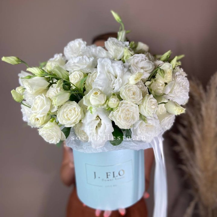 Бокс кустовых роз и эустомы  в Орске