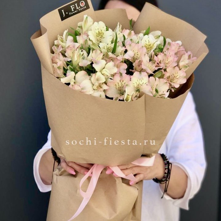 17  альстромерий в крафте в Орске