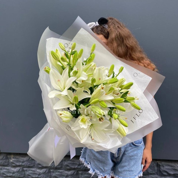 Букет  лилий "Воздушный"  в Орске