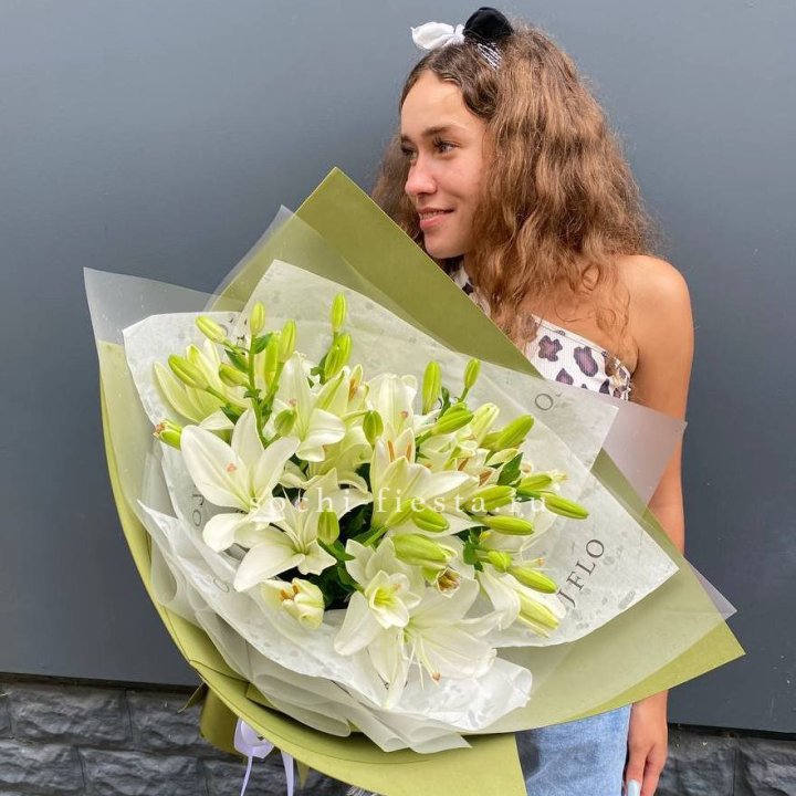 Букет  лилий "Изумруд" в Орске