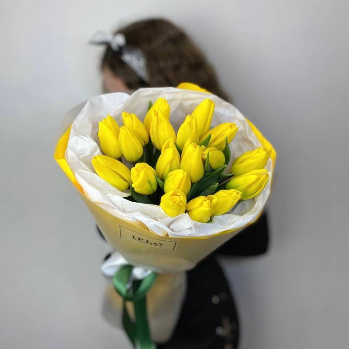  19 жёлтых тюльпанов в Орске