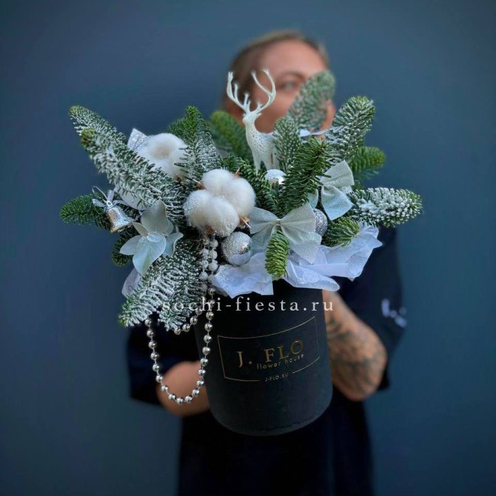 Композиция "Мери крисмас" в Орске