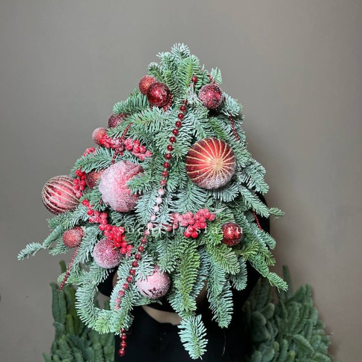 Ёлка красная в Орске