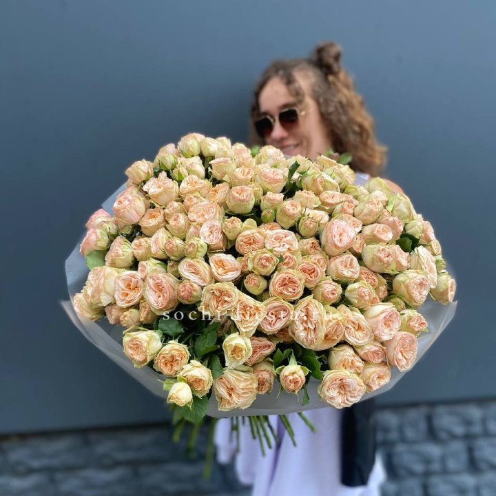 51 пионовидная роза в Орске