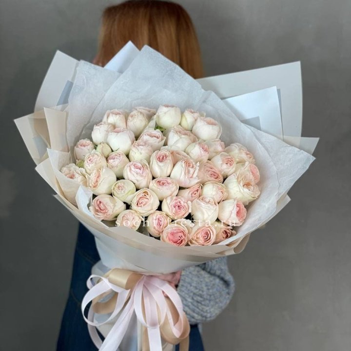 Букет пионовидных роз Пур лав в Орске