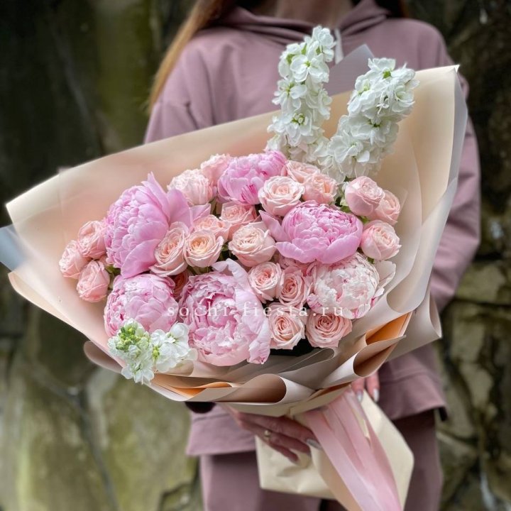 Букет с пионами №1 в Орске