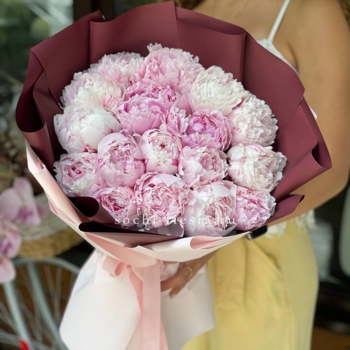 Букет 17 зефирных пионов в Орске