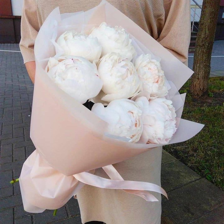 Букет белых пионов в Орске