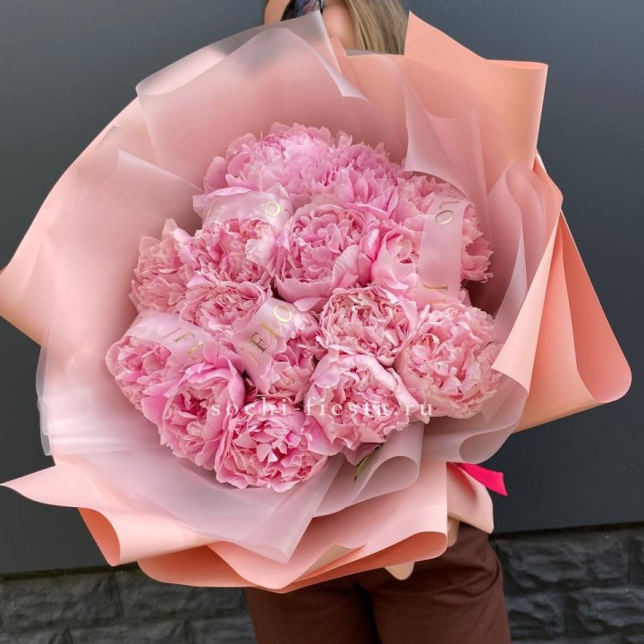 15 пионов "Монинг" в Орске